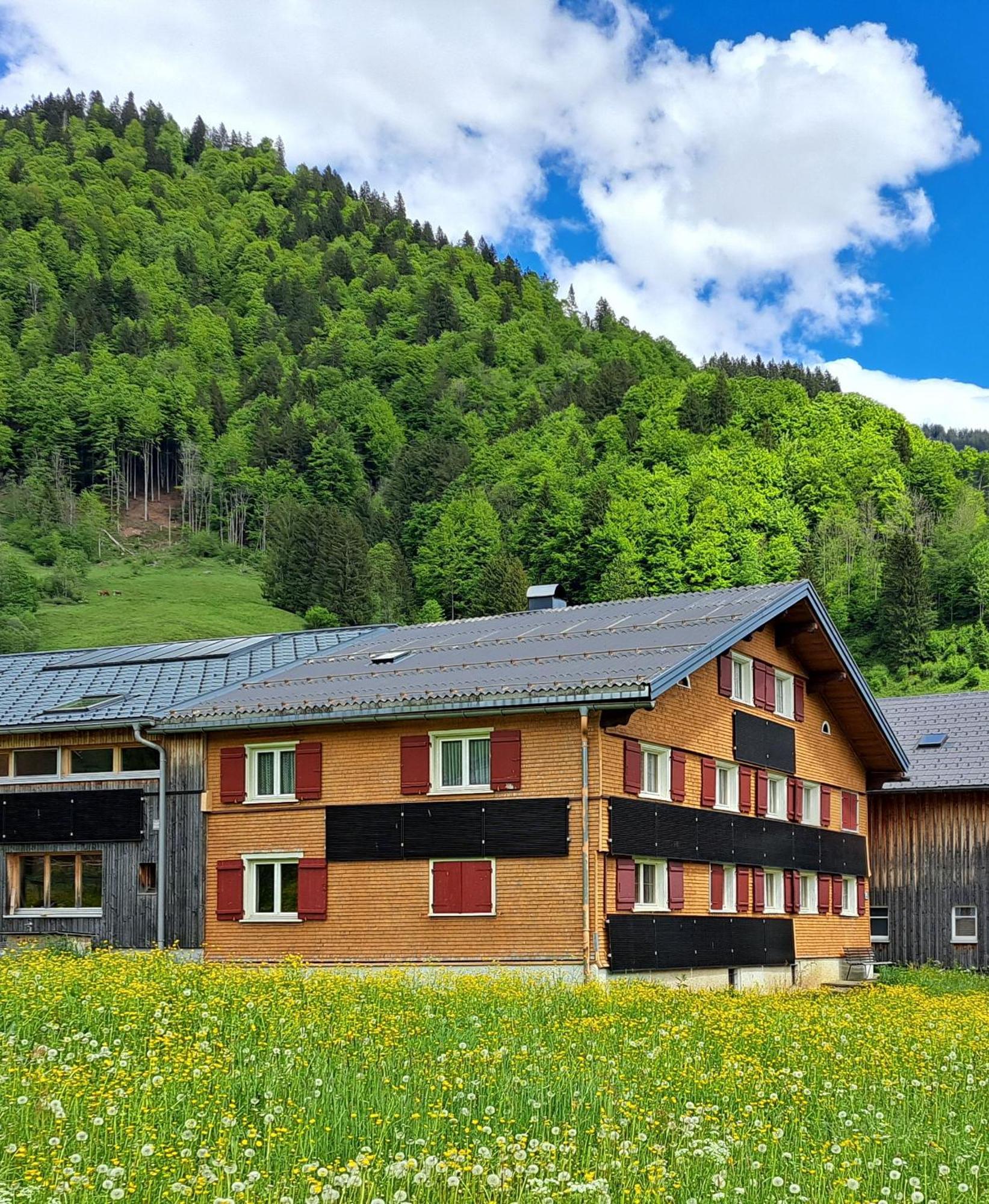 Вілла Familienfreundliches Bregenzerwaelderhaus Au (Vorarlberg) Екстер'єр фото